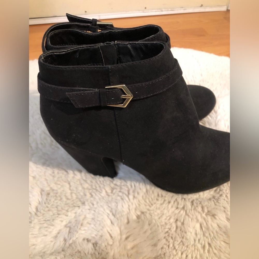 Candie's Black Ankle Booties with Buckle - Picture 2 of 10